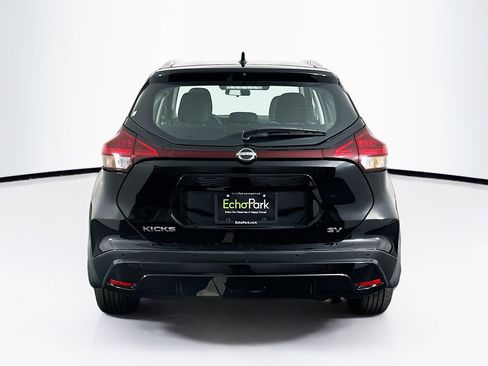 Used 2023 Nissan Kicks SV image 7
