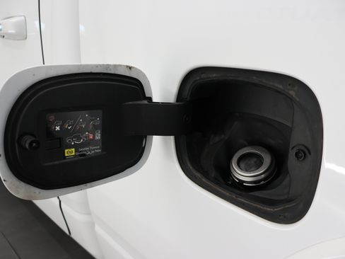 Used 2019 RAM 1500 Laramie AWD/4WD image 30