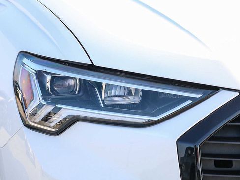 Used 2025 Audi Q3 2.0T Premium image 4