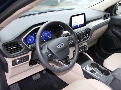 Used 2020 Ford Escape SE Sport image 19