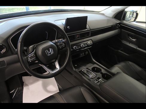 Certified 2025 Honda Pilot EX-L image 13