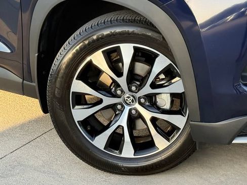 Used 2024 Toyota Grand Highlander AWD Hybrid image 2