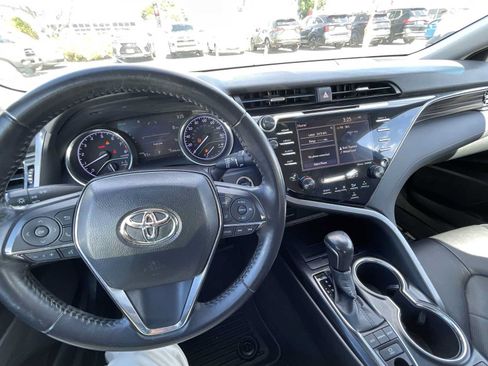 Used 2019 Toyota Camry XLE FWD image 25