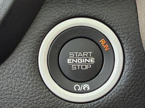 Used 2020 RAM 1500 Laramie AWD/4WD image 34