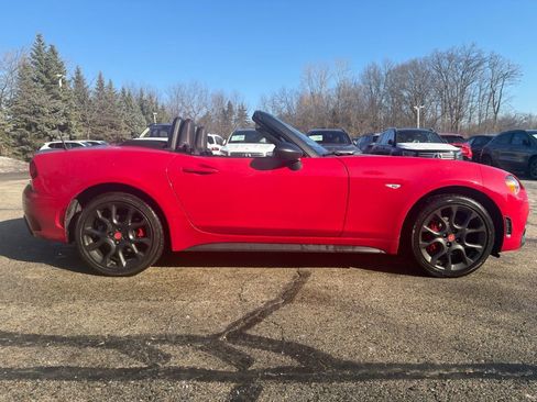 Used 2018 FIAT 124 Spider Abarth w/ Convenience Group image 8