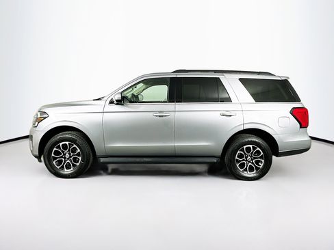 Used 2024 Ford Expedition XLT image 4
