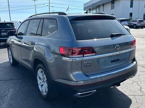 Used 2023 Volkswagen Atlas SE w/ Panoramic Sunroof Package FWD image 8