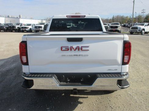 New 2026 GMC Sierra 1500 SLE w/ Max Trailering Package image 6