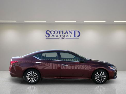 Used 2025 Nissan Altima 2.5 SV image 5