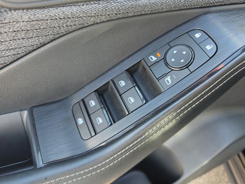 Used 2023 Nissan Rogue SV FWD image 22