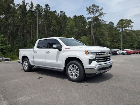 Used 2022 Chevrolet Silverado 1500 LTZ w/ LTZ Premium Package AWD/4WD image 2