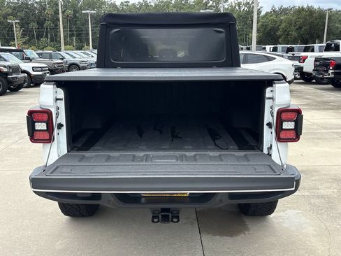 Used 2020 Jeep Gladiator Overland w/ Safety Group AWD/4WD image 31