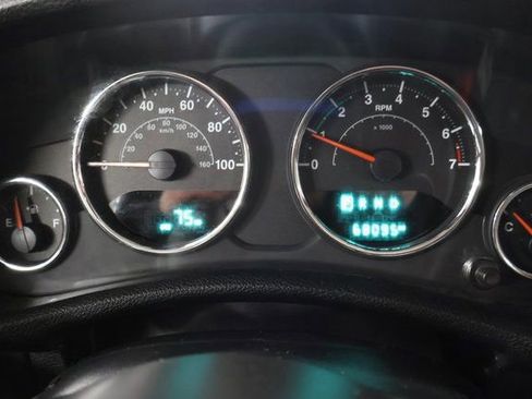 Used 2018 Jeep Wrangler Unlimited Sahara image 16