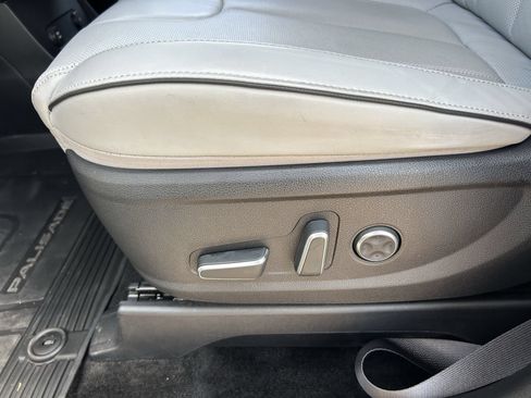 Used 2025 Hyundai Palisade SEL FWD image 29