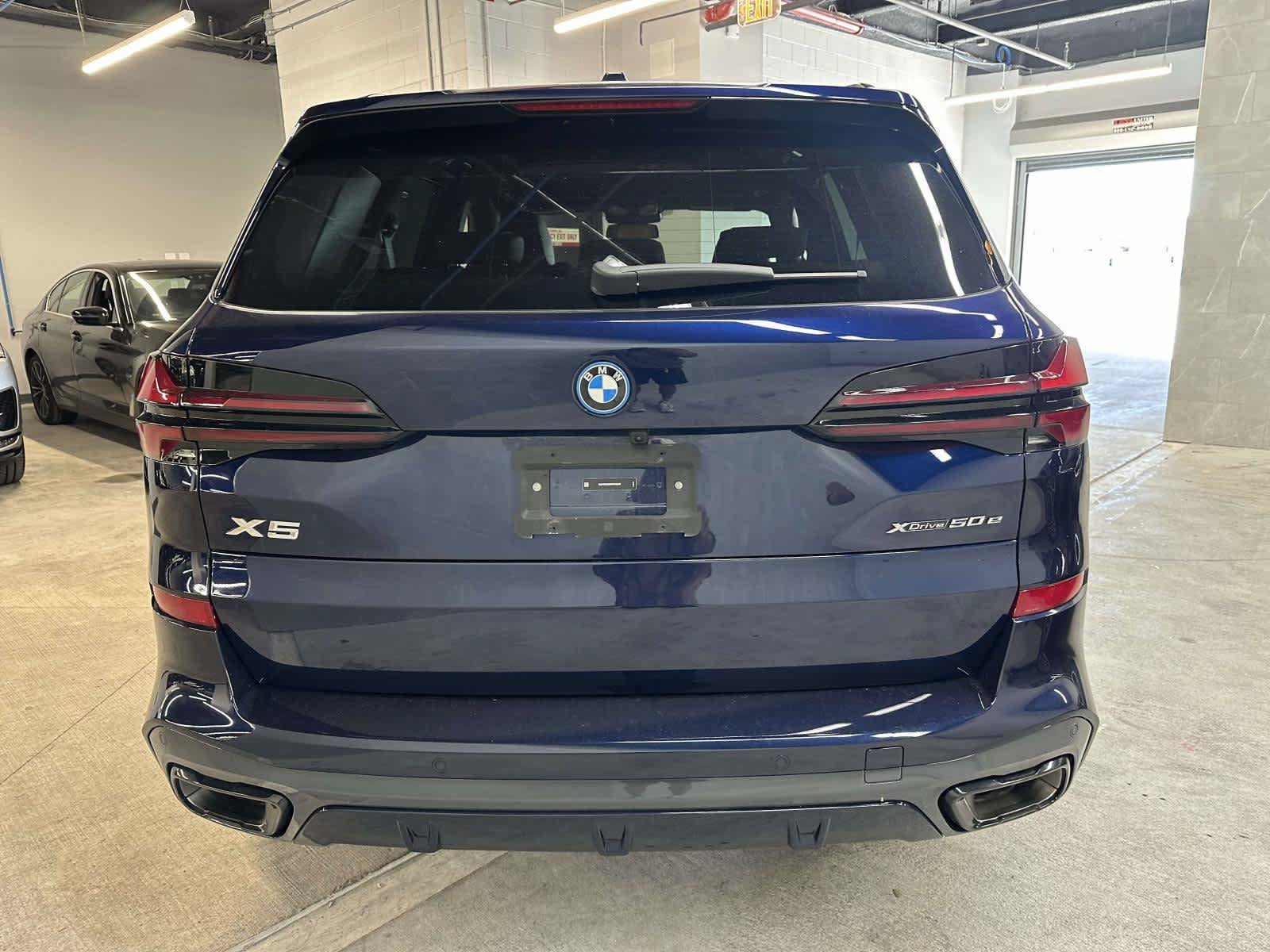 Used 2024 BMW X5 xDrive50e w/ M Sport Package AWD/4WD image 4
