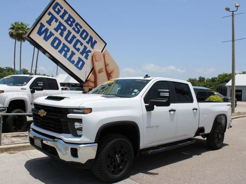 Used 2025 Chevrolet Silverado 2500 W/T w/ WT/CX Safety Package AWD/4WD image 1