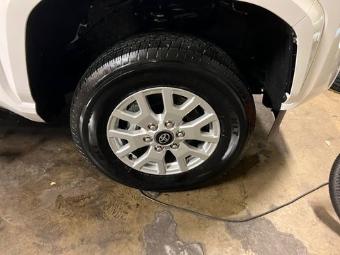 Certified 2025 Toyota Tacoma SR5 image 29