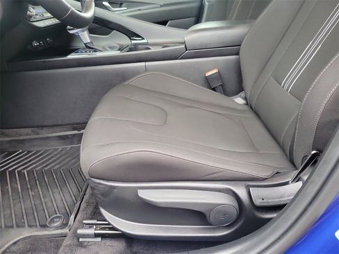 Certified 2023 Hyundai Elantra SEL w/ Convenience Package image 14