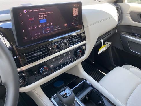 New 2026 Nissan Pathfinder SL AWD/4WD image 17