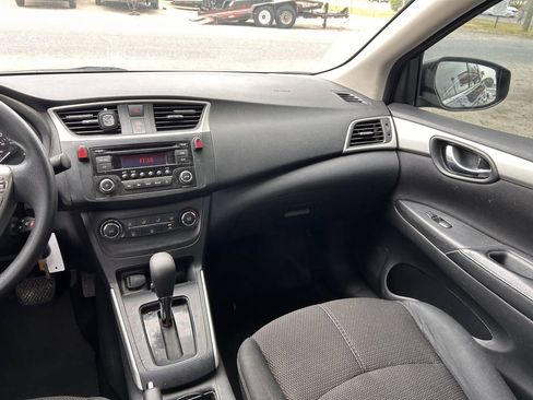 Used 2017 Nissan Sentra S FWD image 4