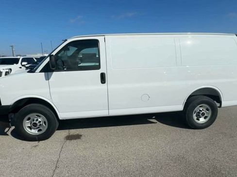 New 2026 GMC Savana 2500 image 5