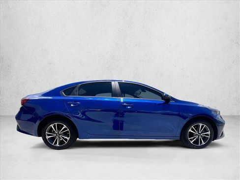 Used 2024 Kia Forte LXS w/ LXS Technology Package FWD image 5