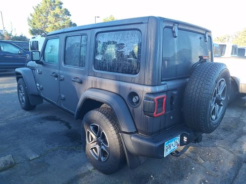 Used 2018 Jeep Wrangler Unlimited Sport S image 4