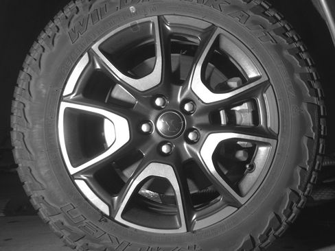 Used 2025 Jeep Compass Trailhawk AWD/4WD image 13