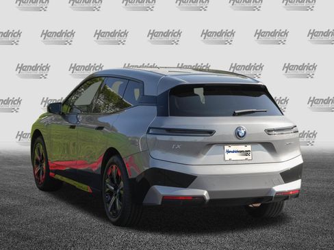 Used 2024 BMW iX xDrive50 w/ Sport Package AWD/4WD image 7