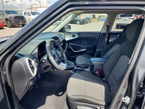 Used 2023 Kia Soul LX w/ Option Group 015 FWD image 12