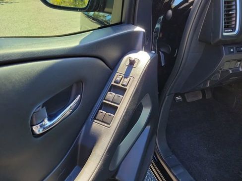 Used 2023 Nissan Frontier SV w/ SV Convenience Package image 9