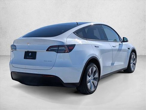 Used 2022 Tesla Model Y Long Range AWD/4WD image 5