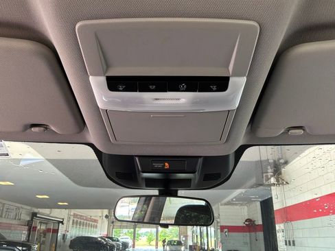 Used 2023 Nissan Rogue S FWD image 15
