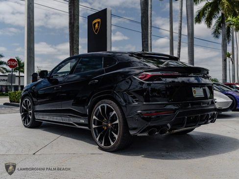 Used 2024 Lamborghini Urus S image 3