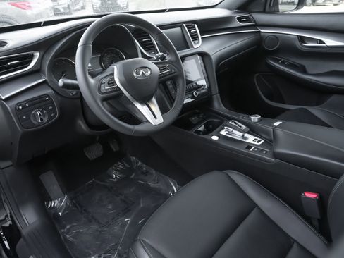 Used 2025 INFINITI QX55 Luxe w/ Cargo Package image 6