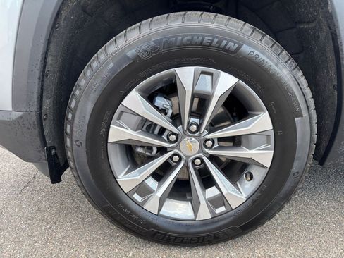 Used 2025 Chevrolet Equinox LT AWD/4WD image 29