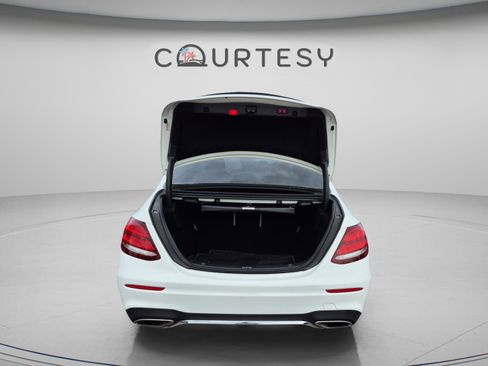 Used 2019 Mercedes-Benz E 300 image 11
