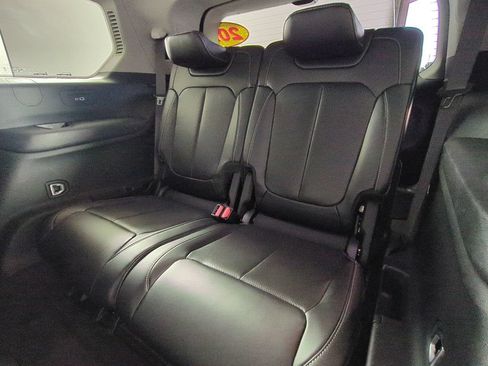 Used 2022 Jeep Grand Cherokee L Limited w/ Luxury Tech Group II AWD/4WD image 16