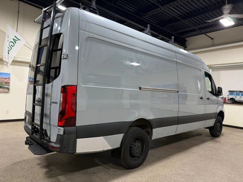 Used 2022 Mercedes-Benz Sprinter 2500 image 16