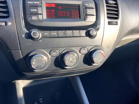 Used 2018 Kia Forte LX FWD image 28