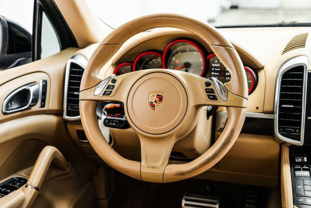 Used 2014 Porsche Cayenne S AWD/4WD image 9