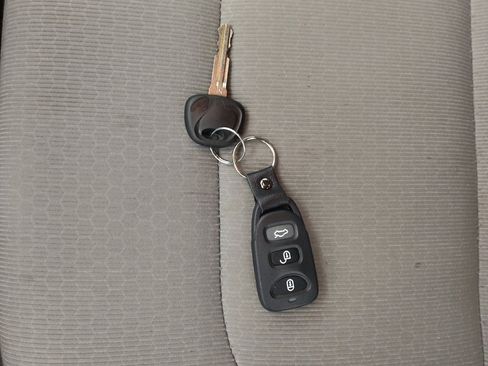 Used 2018 Hyundai Elantra SEL w/ Cargo Package image 32