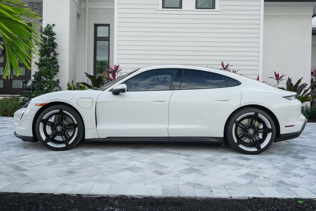 Used 2024 Porsche Taycan RWD image 3