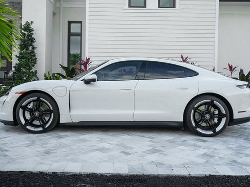 Used 2024 Porsche Taycan RWD image 3