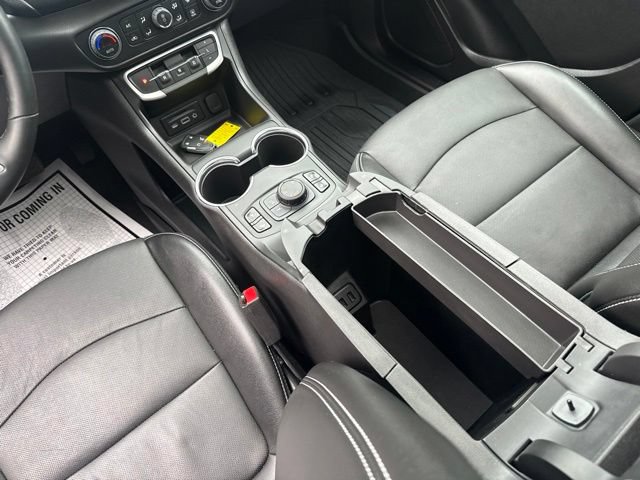 Certified 2024 GMC Terrain SLT w/ LPO, Floor Liner Package AWD/4WD image 25