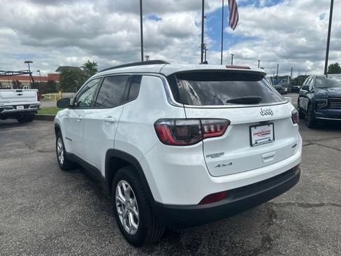 Used 2024 Jeep Compass Latitude AWD/4WD image 5