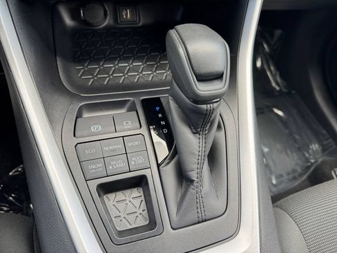 Certified 2025 Toyota RAV4 LE AWD/4WD image 25