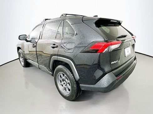 Used 2021 Toyota RAV4 LE FWD image 7