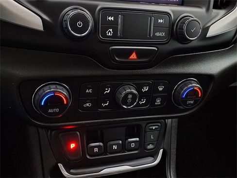 Used 2020 GMC Terrain SLT w/ Preferred Package image 21