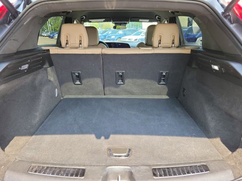 Used 2025 Cadillac XT4 Premium Luxury image 25